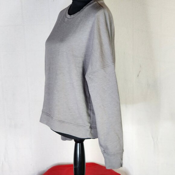 Fabletics Gray Long Sleeve Crew Neck Cropped Soft Fleece Lined Sweatshirt Size L - Picture 9 of 16